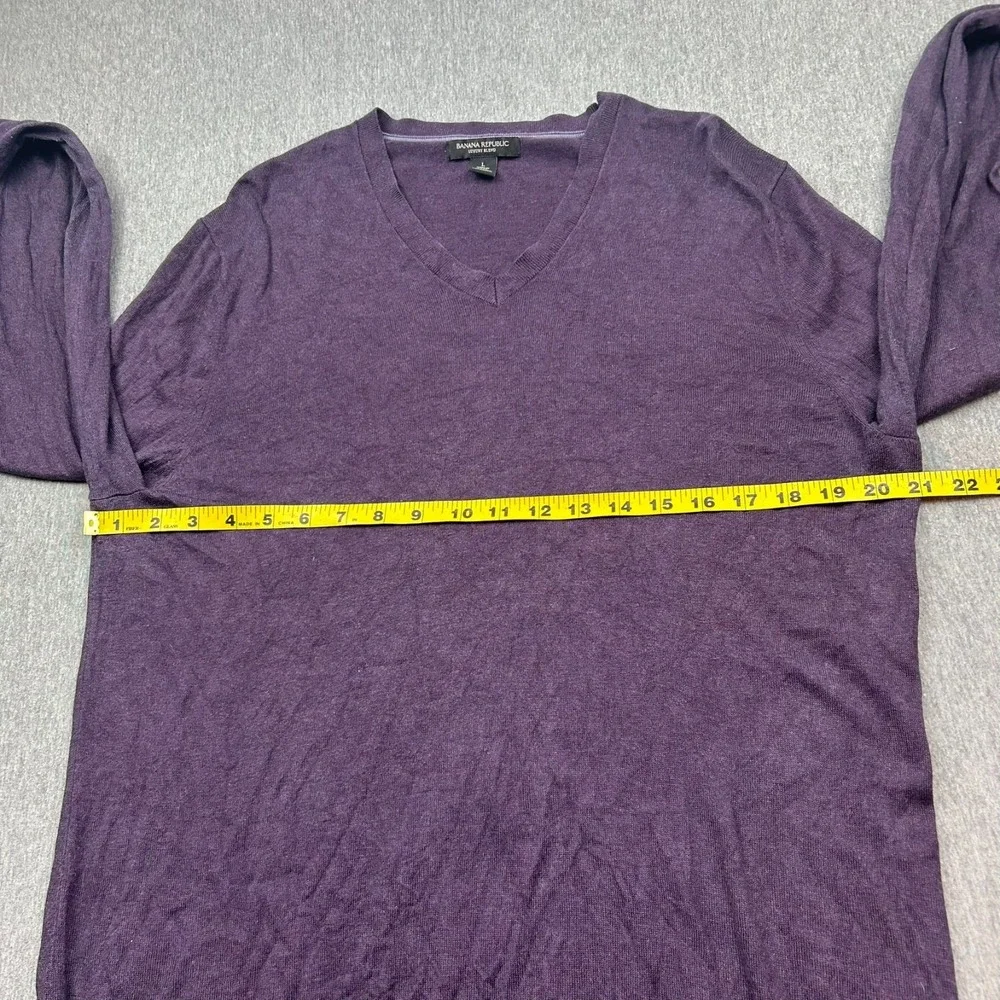 Banana Republic Luxury Blend Vneck Sweater Mens Large Purple Silk Cotton Cashmer